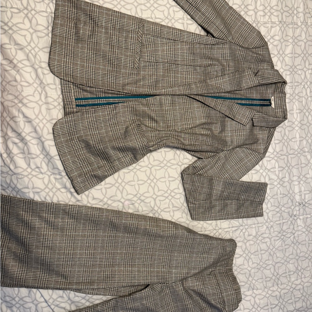 Cato Gray Plaid Suit Set for Business Elegance